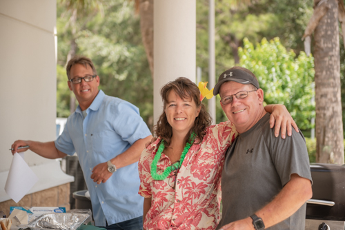 A Mainstreet Community Bank employee and customer smile for a portrait at Customer Appreciation Day